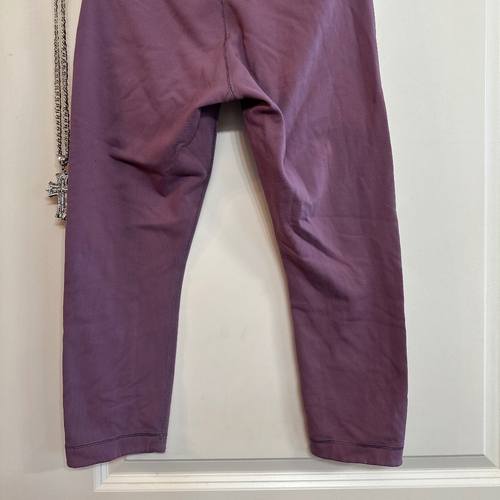 Lululemon - Picture 6 of 6